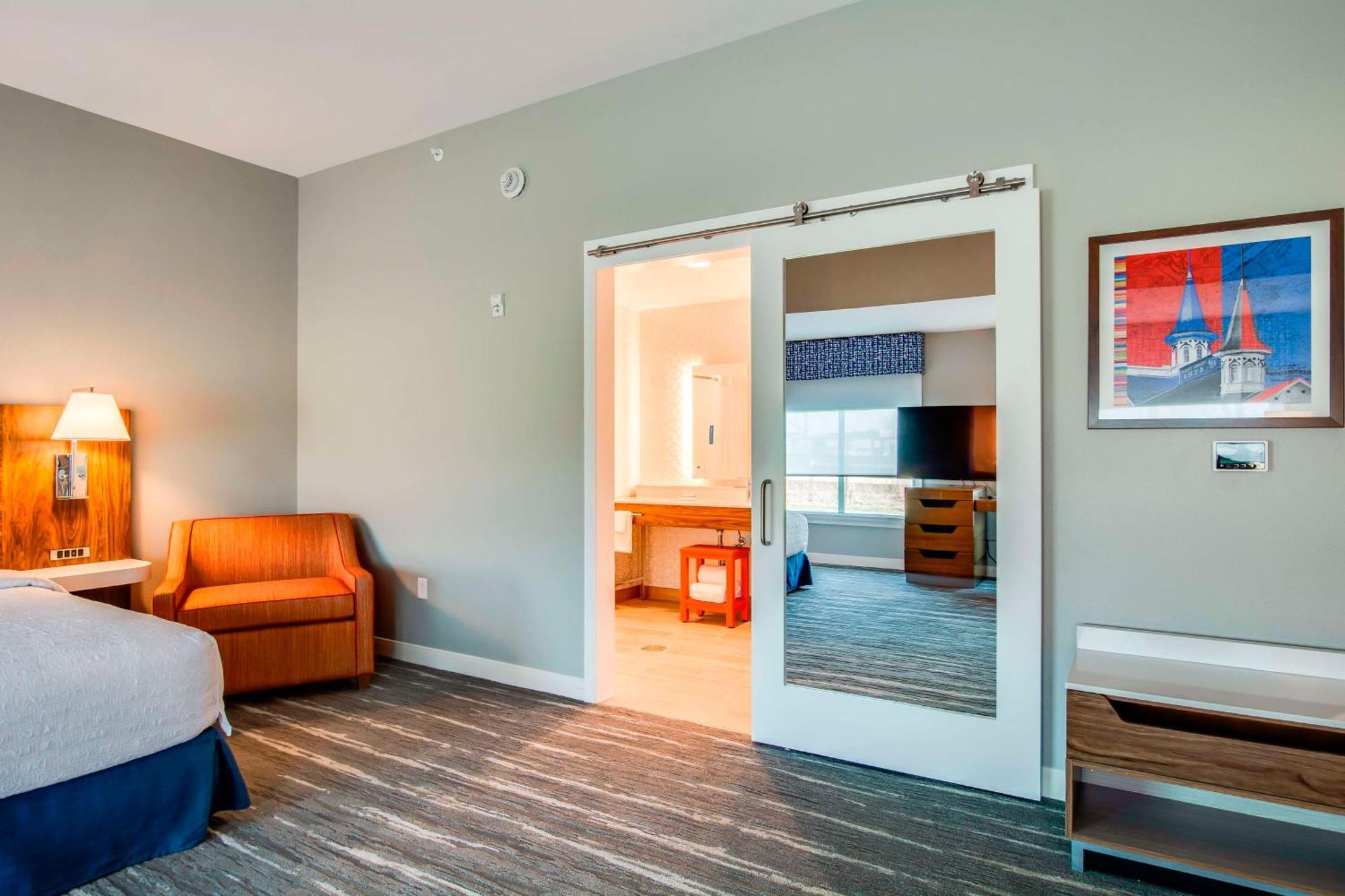 Hampton Inn & Suites By Hilton Louisville East Oxmoor Экстерьер фото