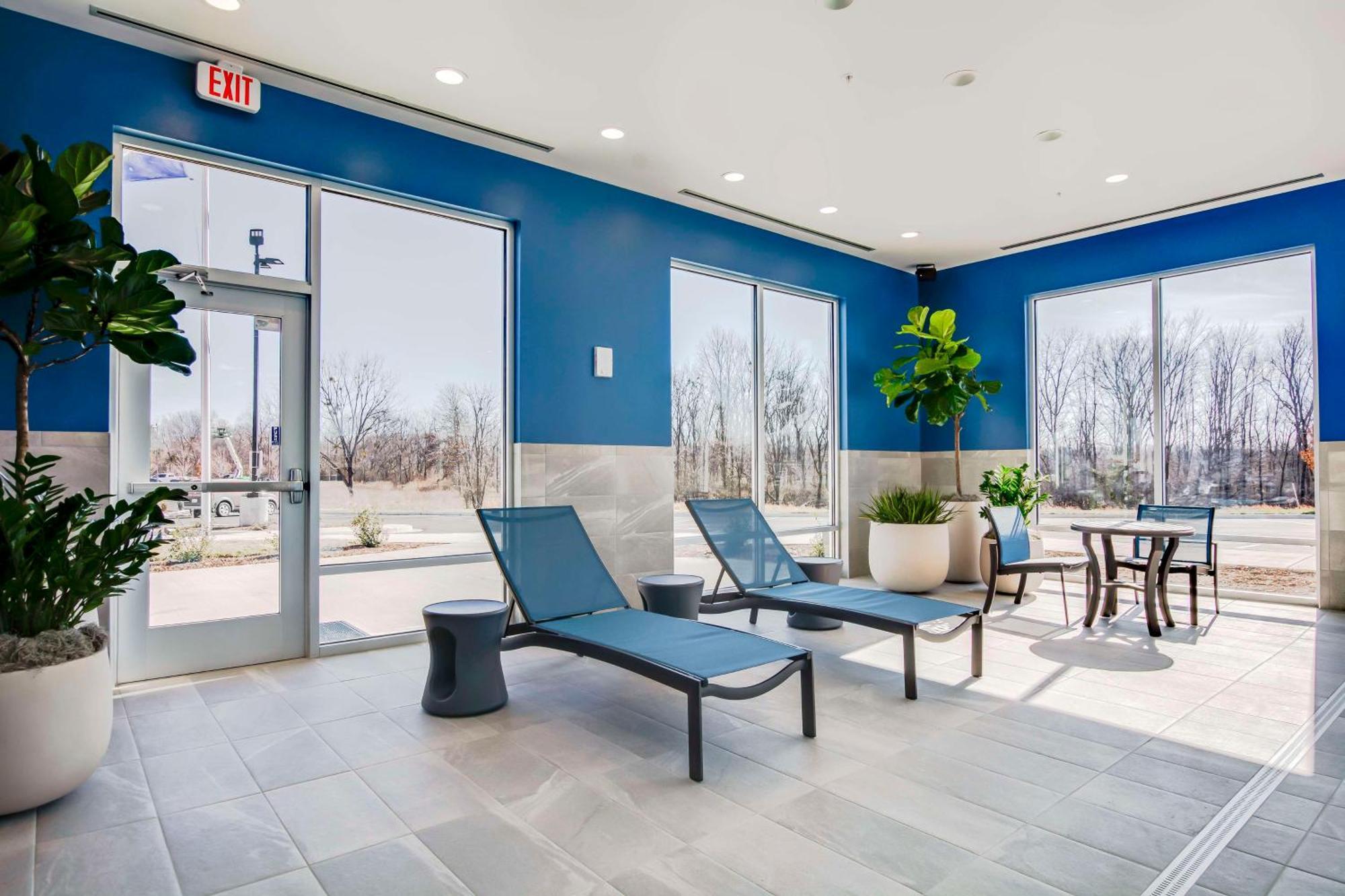 Hampton Inn & Suites By Hilton Louisville East Oxmoor Экстерьер фото